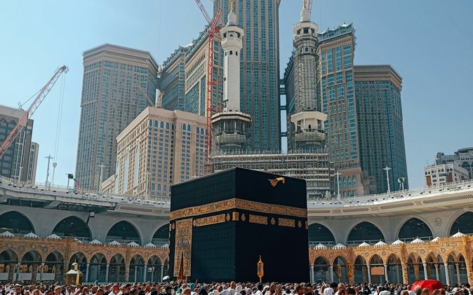 كيف تختار باقة العمرة المناسبة لعائلتك